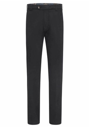 Chino en coton noir avec une coupe slim, dotés d'une fermeture à bouton et d'un motif décoratif à l'intérieur de la taille. Texture lisse et sans poches visibles.