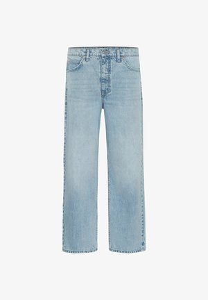 Svetlo modré rifle s rovnými nohavicami, prednými vreckami a zapínaním na gombíky, s jemným vyblednutím a minimálnym opotrebovaním.