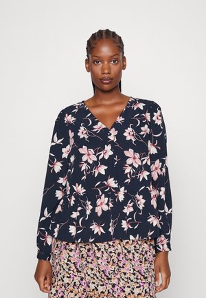 Pieces Curve PCLILIANA PEPLUM V NECK SHIRT - Blúzka - skycaptain