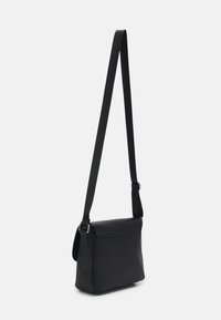 Pier One UNISEX - Taška s příčným popruhem - black