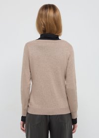 Calliope Maglione - beige