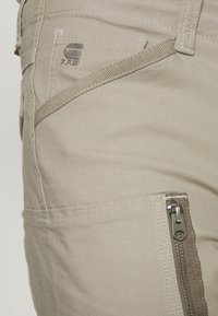 G-STAR ZIP 3D SKINNY - Pantalones - elephant skin