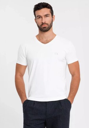 - T-shirt basic
