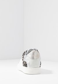 Steven New York SAVAX - Trainers - white