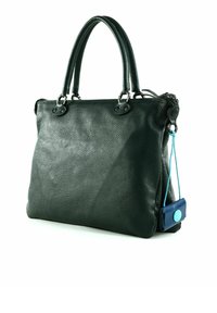 Sac à main en cuir vert foncé avec surface texturée, deux poignées, et une petite étiquette bleue avec un bouton attaché. Fermeture éclair ajustable.