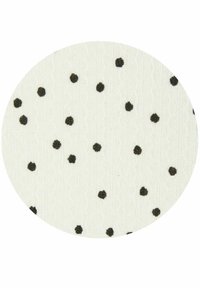 Ronde stofmonster met een witte textuur achtergrond en verspreide zwarte stippen. Heeft een diameter van ongeveer 30 cm.