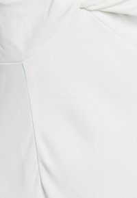 Non selezionato, white