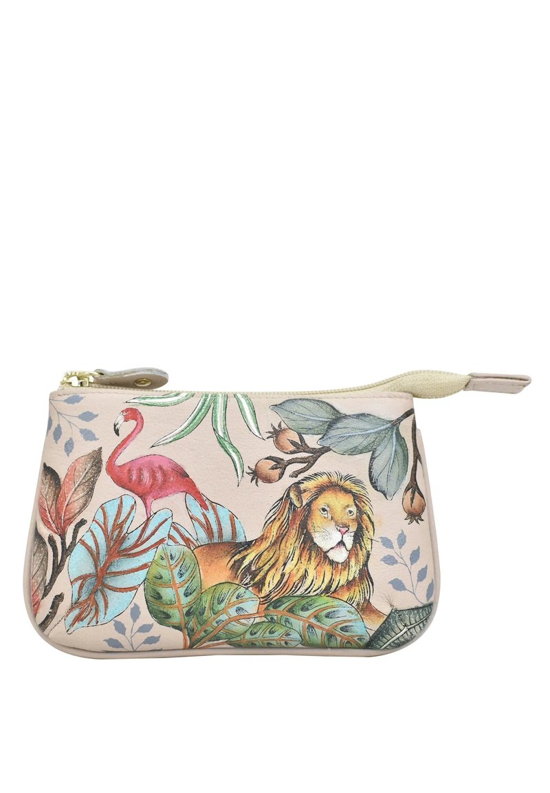 Cosmetica pouch met bloemen- en dierenpatroon in zachtroze materiaal, met een leeuw en een flamingo, een gouden rits en textuur bladeren.