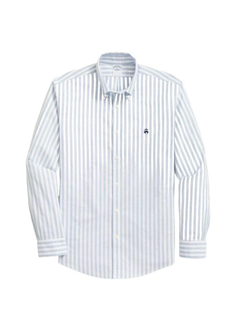 Gestreept overhemd met lichtblauwe en witte verticale strepen, lange mouwen en een klein donker logo op de borst. Gemaakt van katoen.