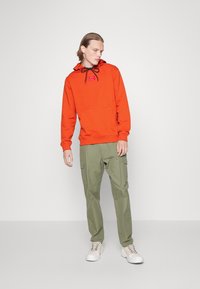 HUGO DARATSCHI - Sweatshirt com capuz - dark orange