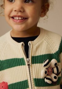Next REGULAR FIT - Vesta na kopčanje - ecru