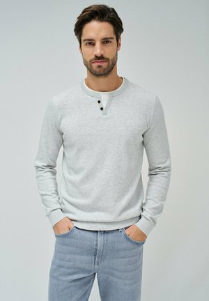 REGULAR - Strickpullover - grau