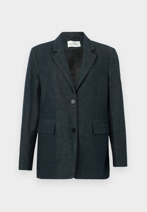 Tumša džinsa žakete ar iegriezumu atlokā, divām priekšējām kabatām, vienu pogu aizdari un gludu iekšpuses oderi.