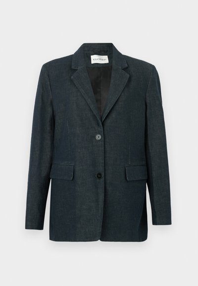 Σκούρο μπλε τζιν σακάκι με γιακά με εγκοπή, δύο μπροστινές τσέπες, κλείσιμο με ένα κουμπί και λείο εσωτερικό φόδρωμα.