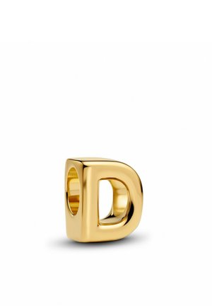 Goldplattierter Anhänger in Form des Buchstabens "D", mit glatter, glänzender Oberfläche, abgerundeten Kanten und offenem Zentrum, geeignet für Schmuckanwendungen.