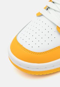 New Balance 480 - Tenisice - yellow/white
