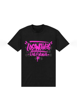 Zwarte T-shirt met roze grafische tekst "LOS ANGELES CALIFORNIA" en numerieke coördinaten. Korte mouwen, standaard pasvorm, katoenmateriaal.