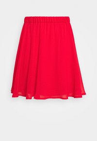 Jupe rouge longueur genou en tissu léger et texturé avec une taille élastique et une coupe trapèze fluide. Aucun autre détail.