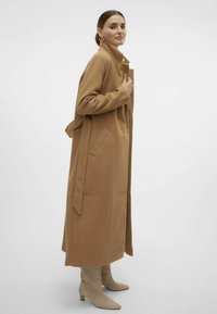 Vero Moda VMFORTUNEAYA LONG - Cappotto classico - tan