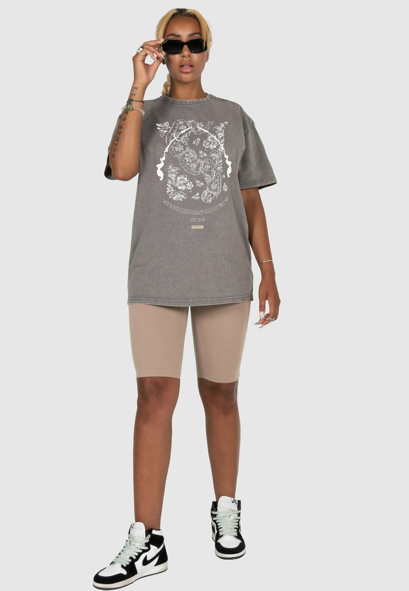 MJ Gonzales T-shirt print - asphalt