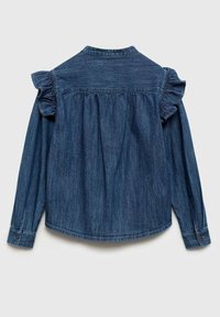 Denimskjorte, mørkeblå, lange ærmer, flæset skulderdetaljer, samlet ryg, knaplukning ved ærmerne, klassisk krave, let tekstur.
