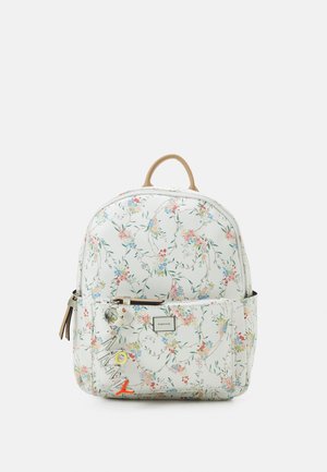 Zaino bianco con motivo floreale pastello, manico marrone, tasca frontale e lettere colorate in chiave appese alla zip.