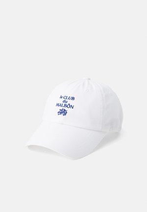 White baseball cap with blue embroidered text “le CLUB du MALBÓN” and leaf design. Features a curved brim and adjustable back strap.
