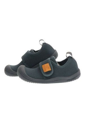 Attipas, BAREFOOT SKIN COL DEEP G UNISEX - Zapatos con cierre adhesivo - green