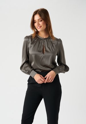 STACY - Bluser - lattice