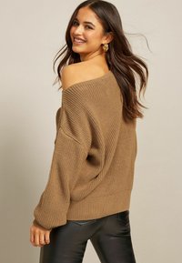 Friends Like These Strickpullover - camel