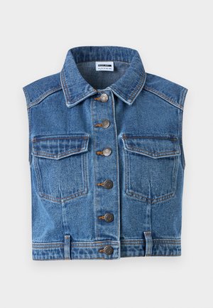Veste en jean avec col, fermeture à boutons et deux poches poitrine. Présente un tissu bleu à texture usée avec des coutures contrastantes orange.