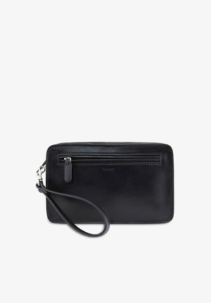 Schwarzes Lederarmband-Portemonnaie mit vorderer Reißverschlusstasche und abnehmbarem Riemen, Markenname mittig geprägt.