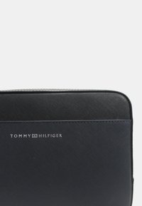 Tommy Hilfiger Trousse - black
