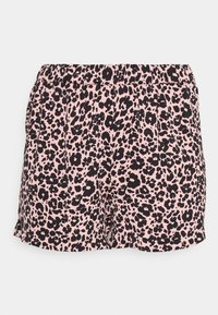 Růžové šortky s černým leopardím vzorem, elastickým pasem a bočními kapsami, vyrobené z hladkého materiálu a uvolněného střihu.