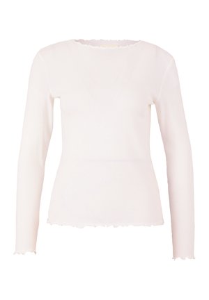 Haut blanc à manches longues en tissu côtelé, avec un col et un ourlet en forme de coquille, doté d'une coupe ajustée et d'une texture lisse.
