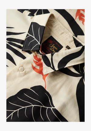 Kortærmet blomsterkjorte i beige stof, med store sorte blade og rød-orange accenter, med knaplukning og et etiket fra Superdry.