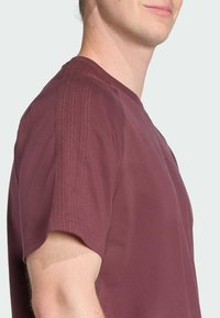 adidas Originals TEE - T-shirts basic - aurora ruby