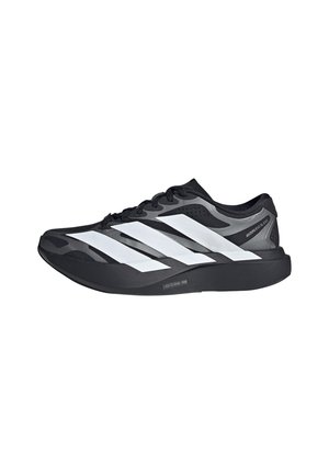 Sort og grå løbesko med tre store hvide striber på siden og tyk sort sål mærket "Lightstrike Pro."