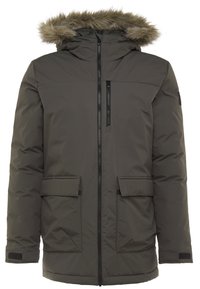 Parka d'hiver vert olive avec fermeture éclair à l'avant, capuche doublée de fourrure, deux poches avant à rabat et une poche poitrine verticale zippée.