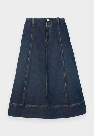 Tummansininen A-linjainen farkkuhame, jossa on nappikiinnitys vyötäröllä, viisi vyönlenkkiä ja erivärinen ompelu. Polvimittainen, huoliteltu reuna.