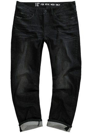 Jeans de mezclilla negra con un diseño de pierna recta, que cuentan con mangas enrolladas, cinco bolsillos y una cinturilla con logo. La textura parece suave y resistente.