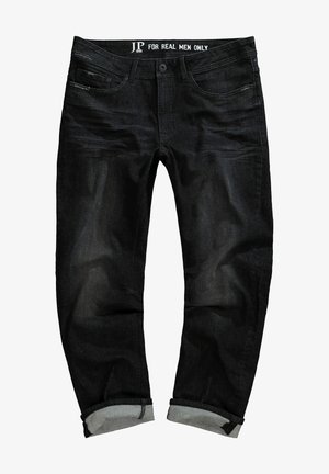 Černé džíny z denimu s přímým střihem, s ohrnutými nohavicemi, pěti kapsami a pasem s logem. Textura se zdá být hladká a pevná.