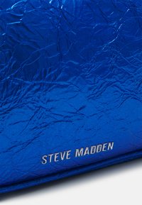 Steve Madden BVILMA - Rankinė - blue/silver-coloured