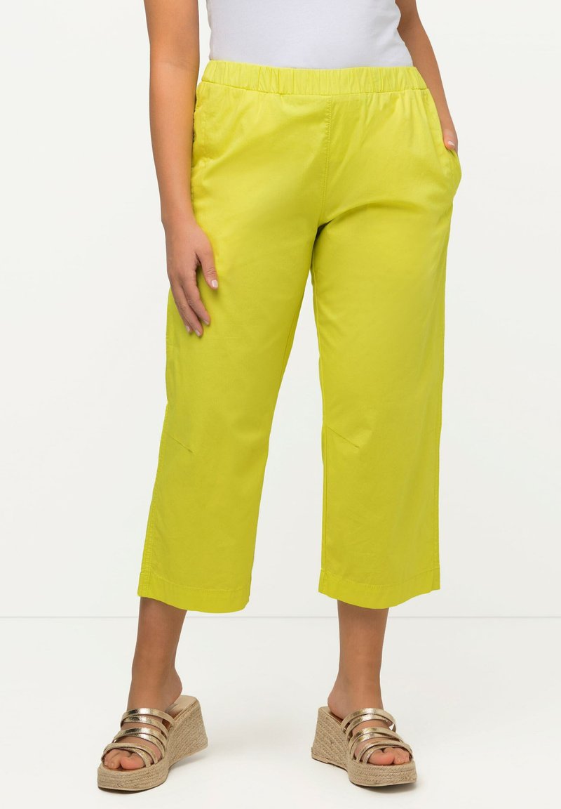 Ulla Popken 7/8 RUBY GENOUX PRÉFORMÉS JAMBES DROITES CEINTURE ÉLASTIQUE - Pantaloni - yellow