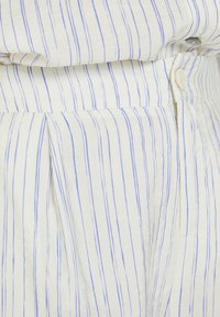 Shorts - crudo