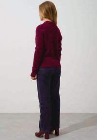 Authentic Cashmere Stickad tröja - burgundy