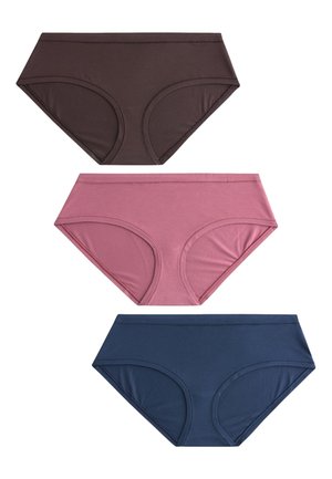 Drie katoenen damesslips in bruin, roze en marineblauw, verticaal gerangschikt op een witte achtergrond.