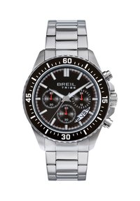 Montre chronographe en acier inoxydable argenté avec un cadran noir, accents blancs, détails rouges et une lunette tournante marquée par des incréments de minute.