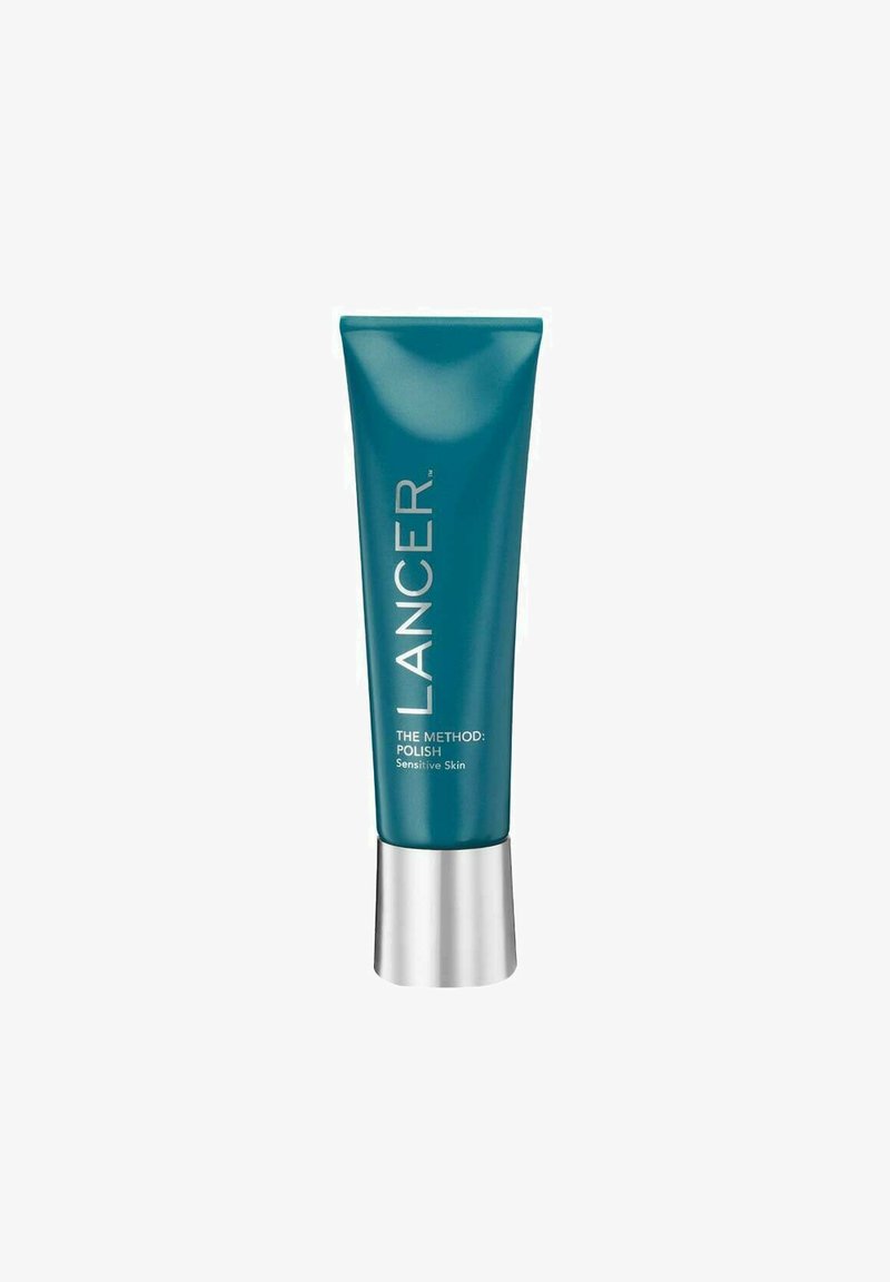 Türkiser Tube mit silberner Basis, beschriftet "Lancer The Method: Polish" für empfindliche Haut. Glatte Oberfläche, modernes Design, herausragendes Markenlogo.