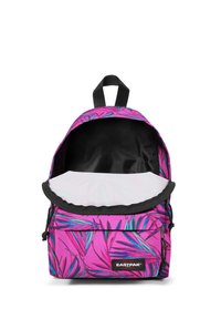 Zaino rosa con design a foglie, interno nero, spallacci imbottiti, tasca frontale con zip e maniglia superiore per il trasporto.